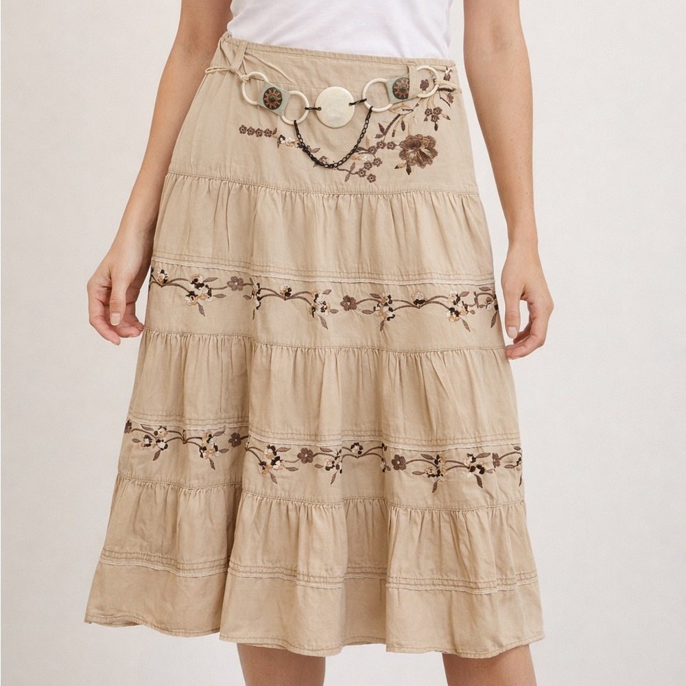 Embroidered Cream Skirt with Floral Accents size 42‎